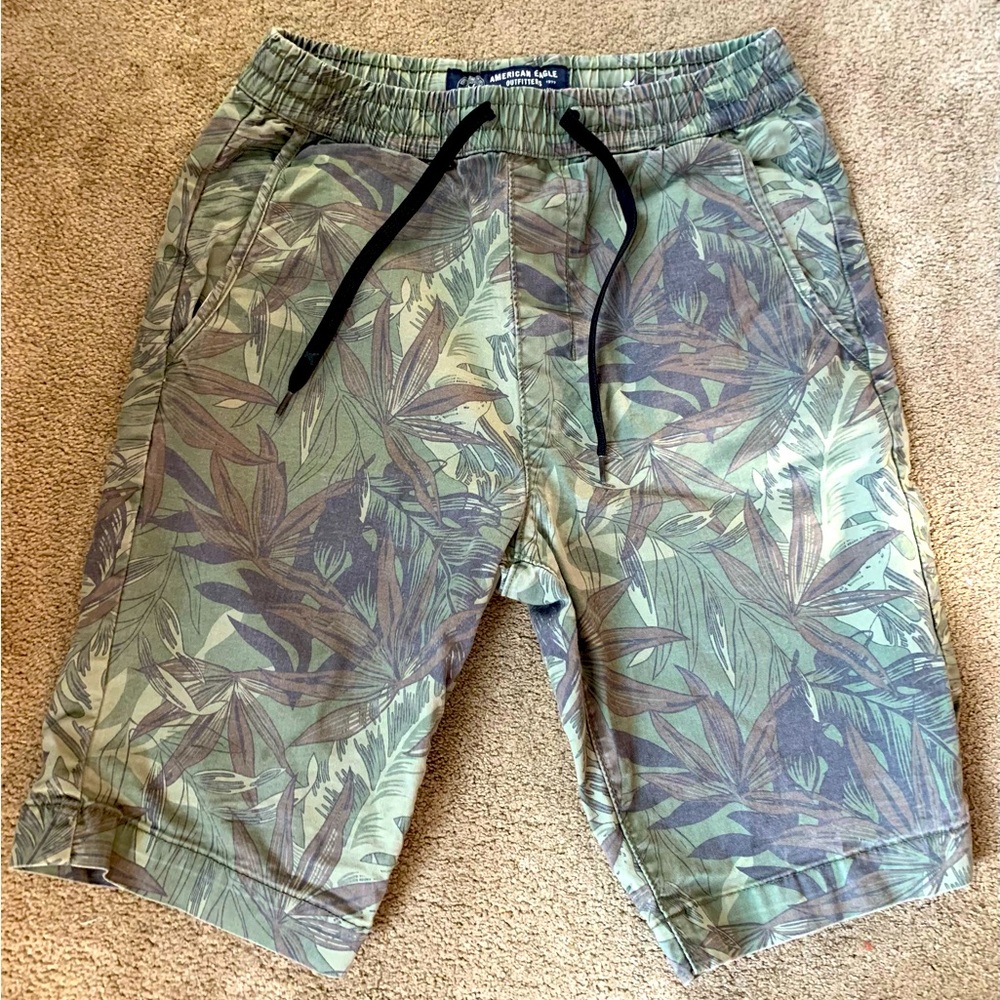 American eagle cargo shorts. Camo - green and brown. size- men’s small